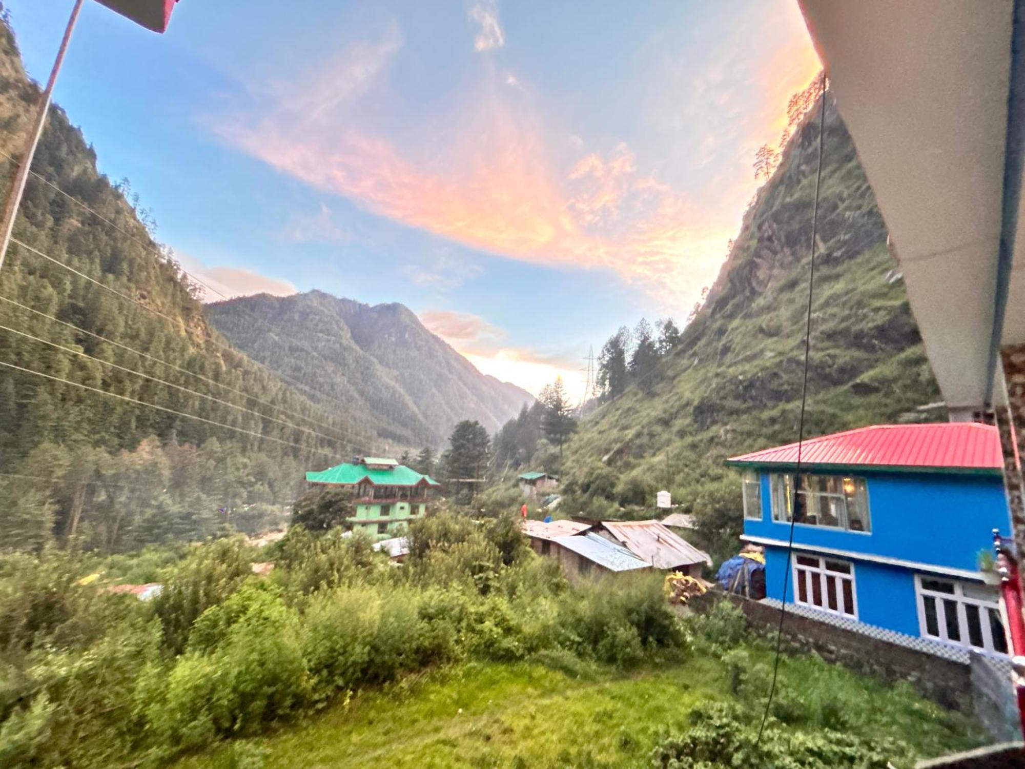 Formosa Hostel & Cafe Kasol Exterior photo